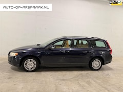 Volvo V70 - 2.4D Kinetic Automaat Leer Navi Clima Trekhaak Cruise Control