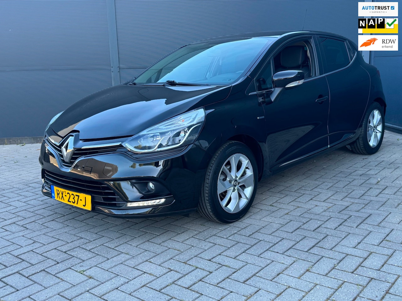 Renault Clio - 0.9 TCe Limited / Navi / Nap / Pdc - AutoWereld.nl