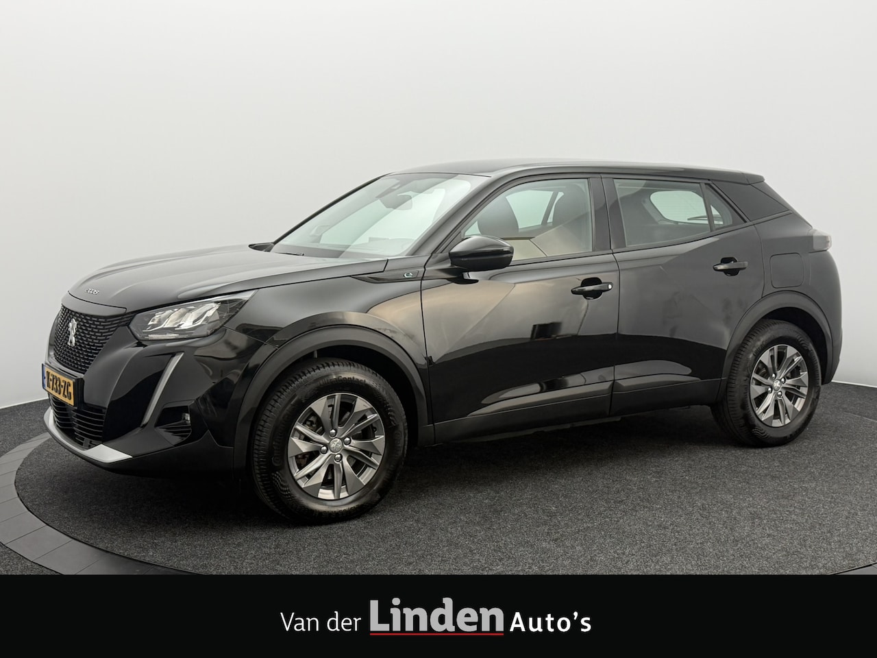 Peugeot e-2008 - EV Active Pack 50 kWh 3-Fase SOH 92,6% | Stoelverwarming | Camera | Led | Carplay&Android - AutoWereld.nl