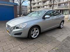 Volvo S60 - 1.6 T3 Kinetic Airco Cruise PDC Trekhaak