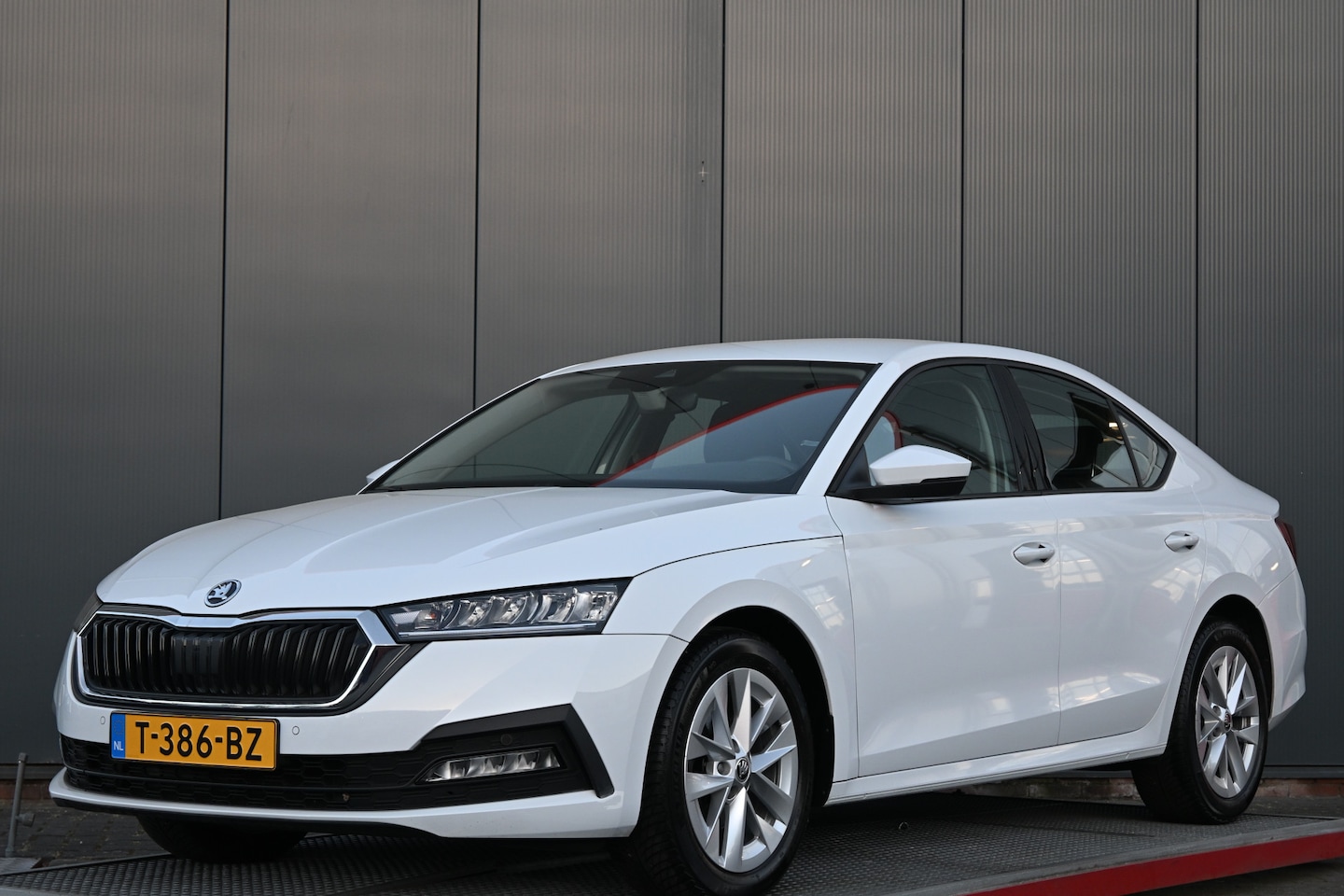 Skoda Octavia - 1.0 e-TSI Business Edition trekhaak - AutoWereld.nl