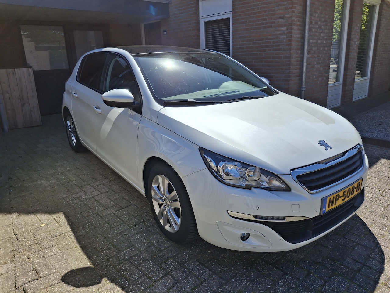 Peugeot 308 - 1.2 PureTech Blue Lease Executive Panoramadak - Nieuwe distributieriem - AutoWereld.nl
