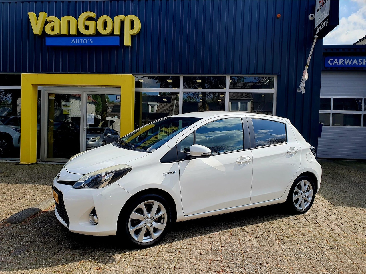 Toyota Yaris - 1.5 Full Hybrid Dynamic All-in prijs! - AutoWereld.nl