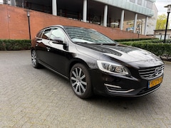 Volvo V60 - 2.4 D6 Twin Engine R-Design Euro 6 Leder Panorama