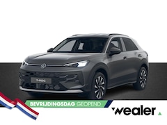 Volkswagen T-Roc - Life First Edition 1.5 eTSI 85 kW / 116 PK 7-DSG | Ambient pakket | Comfort pakket | Trekh