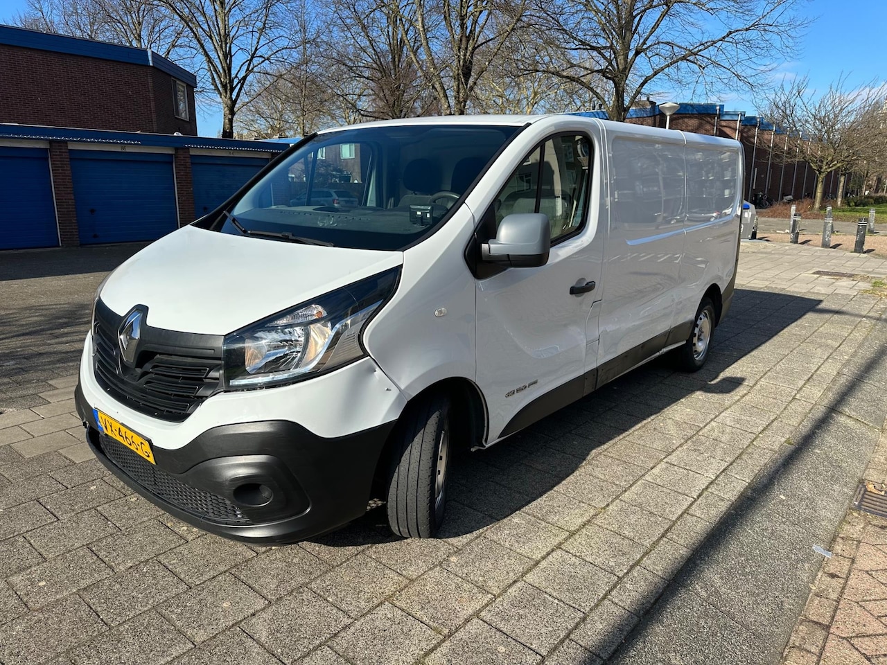 Renault Trafic - 1.6 dCi T29 L2H1 Comfort Energy 3pers Airco Trekhaak - AutoWereld.nl