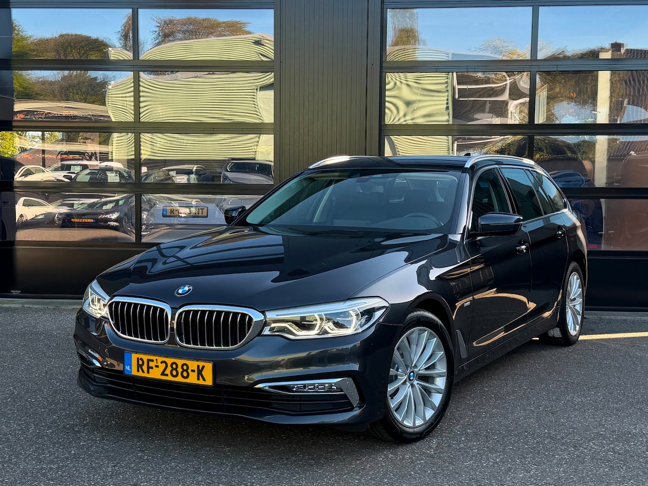 BMW 5-serie Touring - 520i High Executive LED Navi Ambient Stoelverw. - AutoWereld.nl