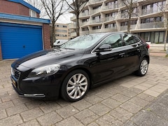 Volvo V40 - 1.6 D2 Summum Leder Cruise Black Edition