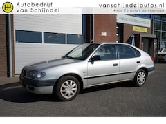 Toyota Corolla - 1.6 VVT-i TERRA 5 DEURS TREKHAAK STUURBEKRACHTIGING