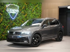 Volkswagen Tiguan - 2.0 TSI 4Motion R-Line / Trekhaak / Camera / HUD / CarPlay