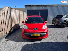 Peugeot 107 - Met 1 jaar APK