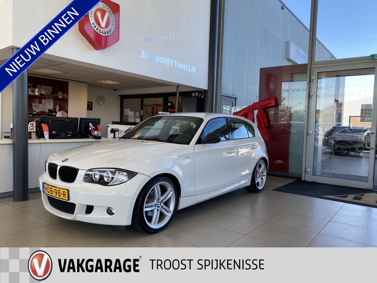 BMW 1-serie - 116i High Executive 116i High Executive,Climate&Cruisecontrol,Spraakbediening,Halfleder&Stoelverwarming,Keyles - AutoWereld.nl