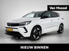 Opel Grandland - 1.6 Turbo Plug-In Hybrid 4x4 GSe | Apple Carplay/Android Auto | Adaptieve Cruise Control |