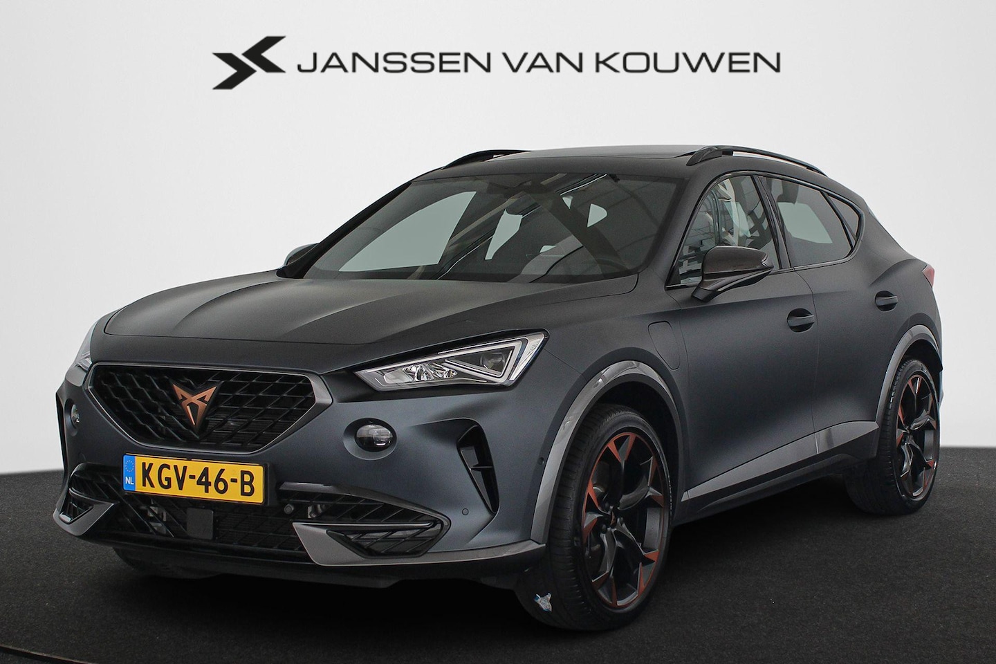 CUPRA Formentor - 1.4 e-Hybrid VZ Performance 245PK Panoramadak Leder Stoelverwarming Memory 19" - AutoWereld.nl