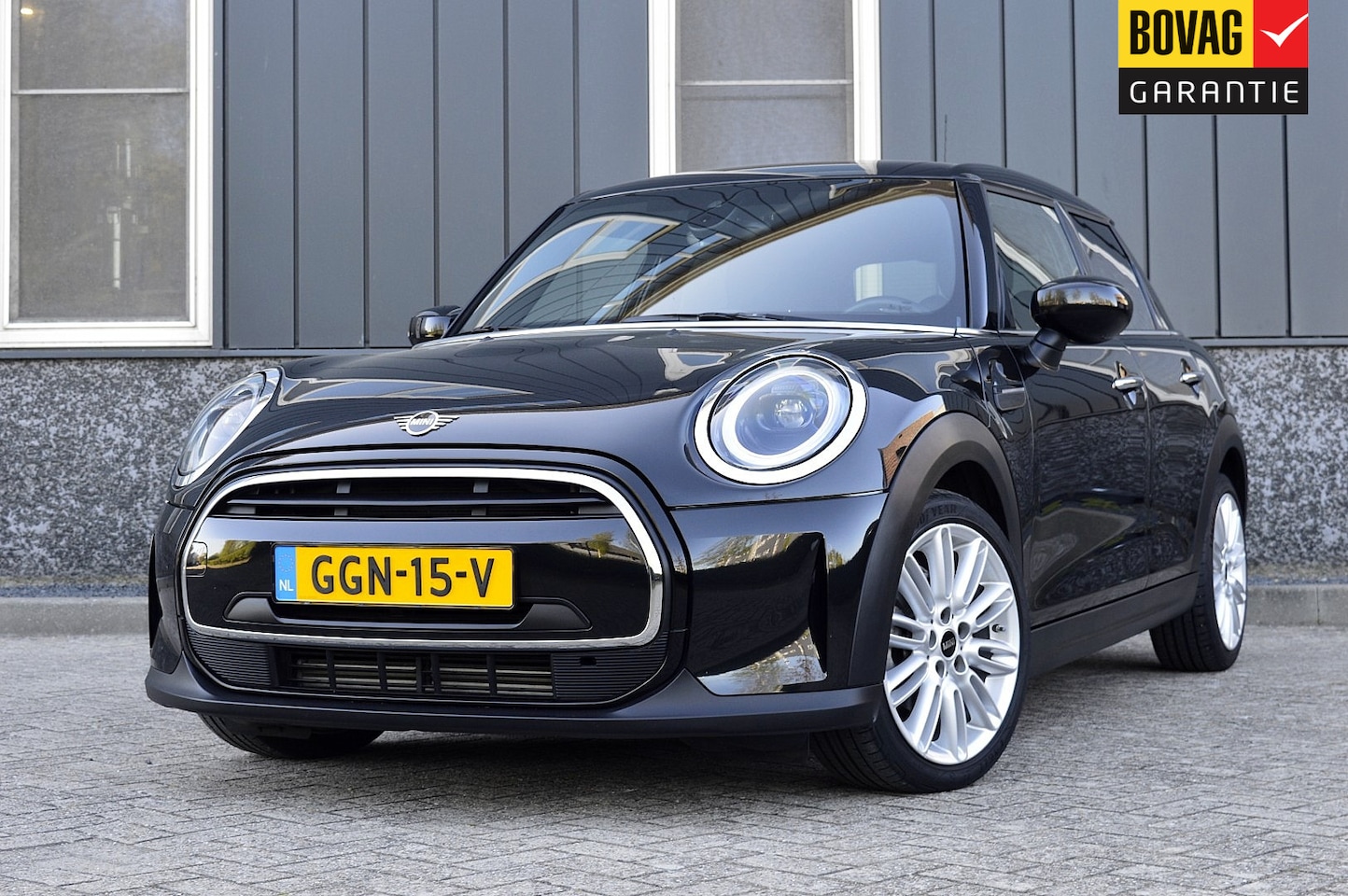 MINI Cooper - Mini 1.5 Camden Plus Edition Rijklaarprijs-Garantie Leder sport interieur Camera led apple - AutoWereld.nl