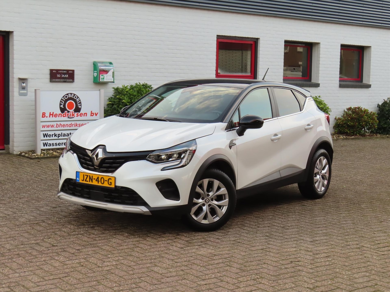 Renault Captur - TCe 140pk Mild Hybrid EDC Intens/ Parelmoer wit/ Trekhaak/ Stoel + stuurwiel verwarming/ C - AutoWereld.nl