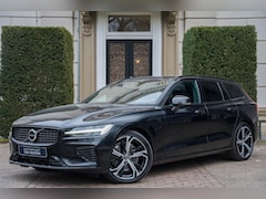 Volvo V60 - 2.0 T8 Plug-in hybrid AWD Plus Dark TREKHAAK | ADAPTIVE | H&K | MEMORY | CAMERA