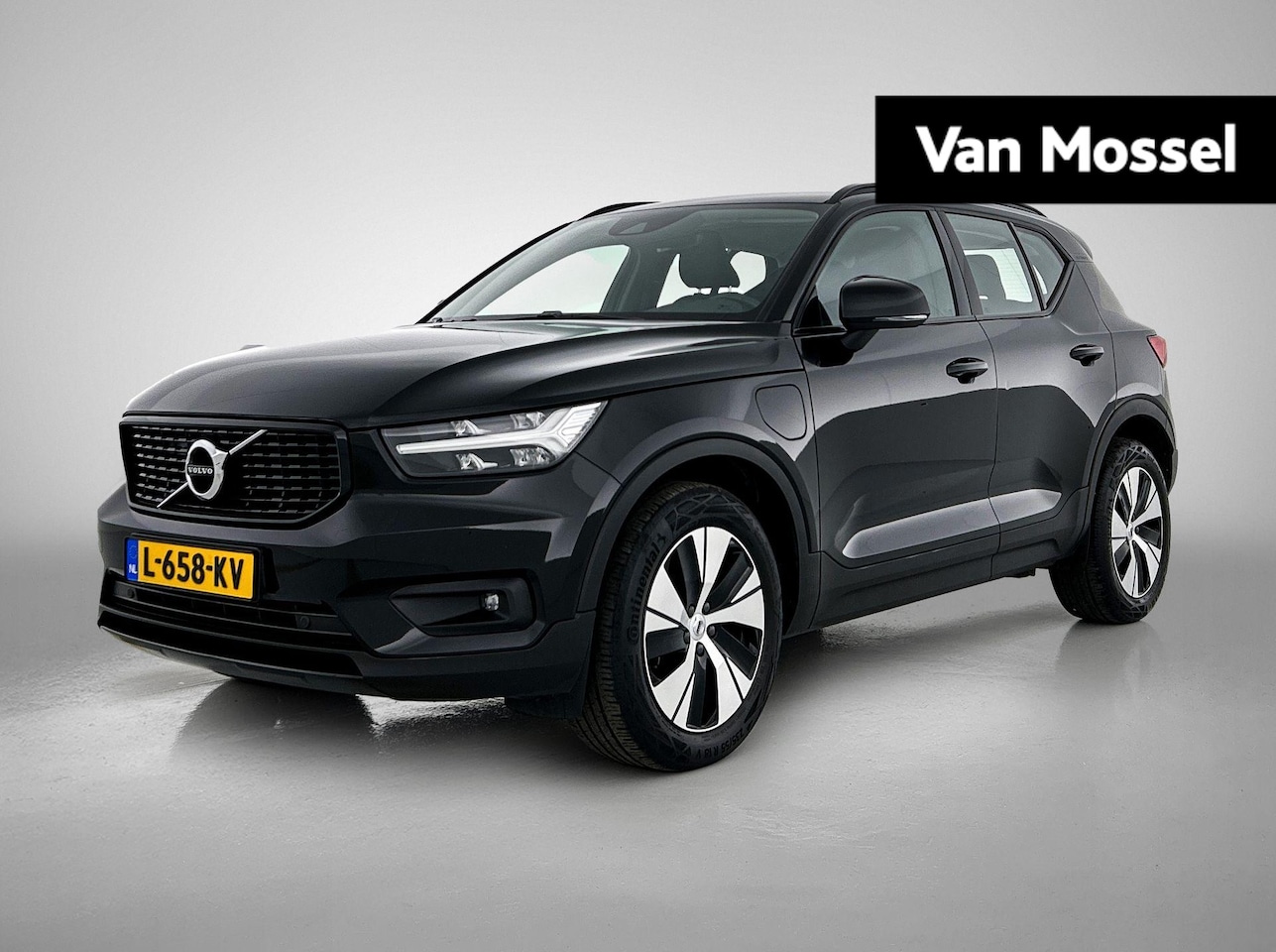 Volvo XC40 - 1.5 T4 Recharge R-Design Expression | NAVIGATIE | ACHTERUITRIJCAMERA | DODEHOEK DETECTIE | - AutoWereld.nl