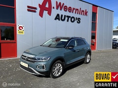 Volkswagen T-Roc - 1.5 TSI Life Business IQ drive Trekhaak afneembaar Navigatie