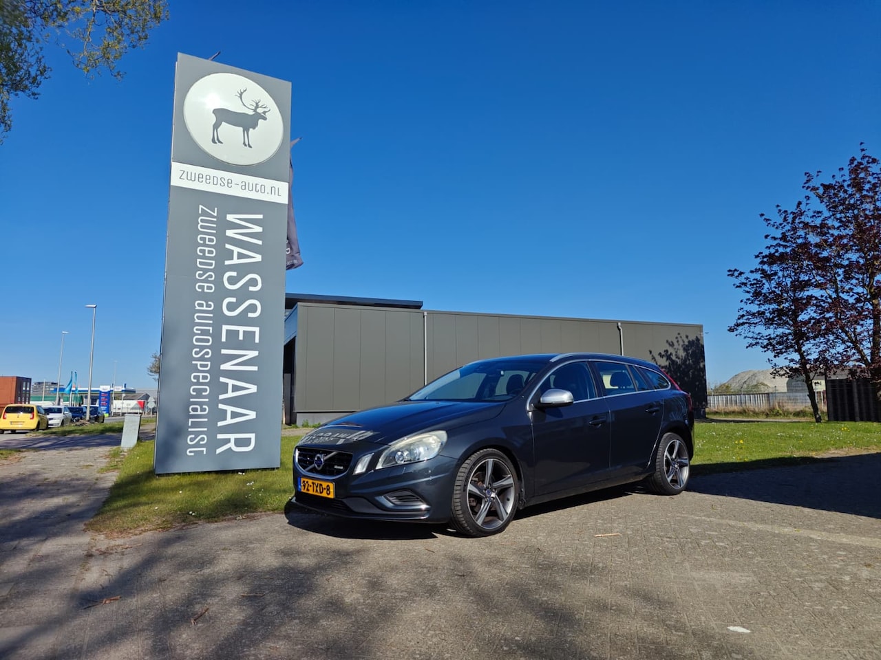 Volvo V60 - T4 190pk R-Design | Trekhaak | Open dak | - AutoWereld.nl