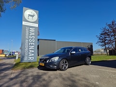 Volvo V60 - T4 190pk R-Design | Trekhaak | Open dak |