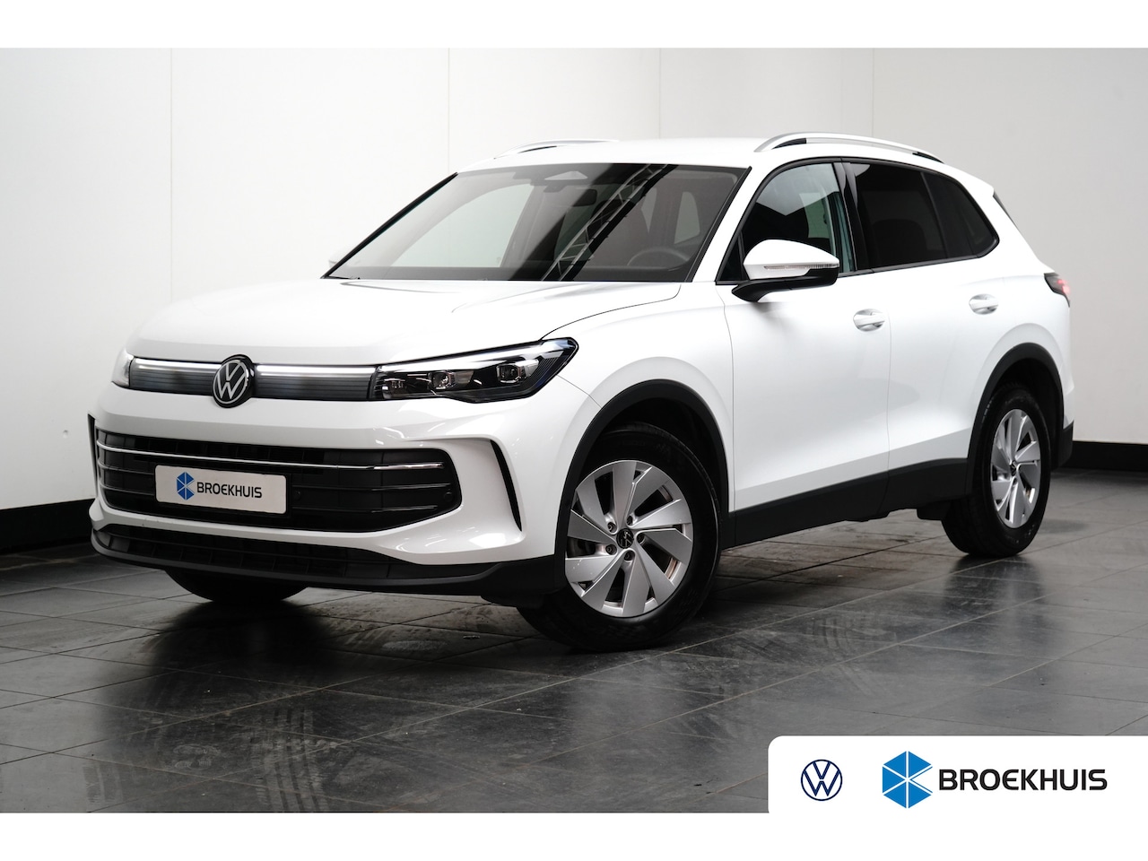 Volkswagen Tiguan - 1.5 eTSI 110 kW 150PK Life | Achteruitrijcamera | Trekhaak elektrisch uitklapbaar | Voorst - AutoWereld.nl