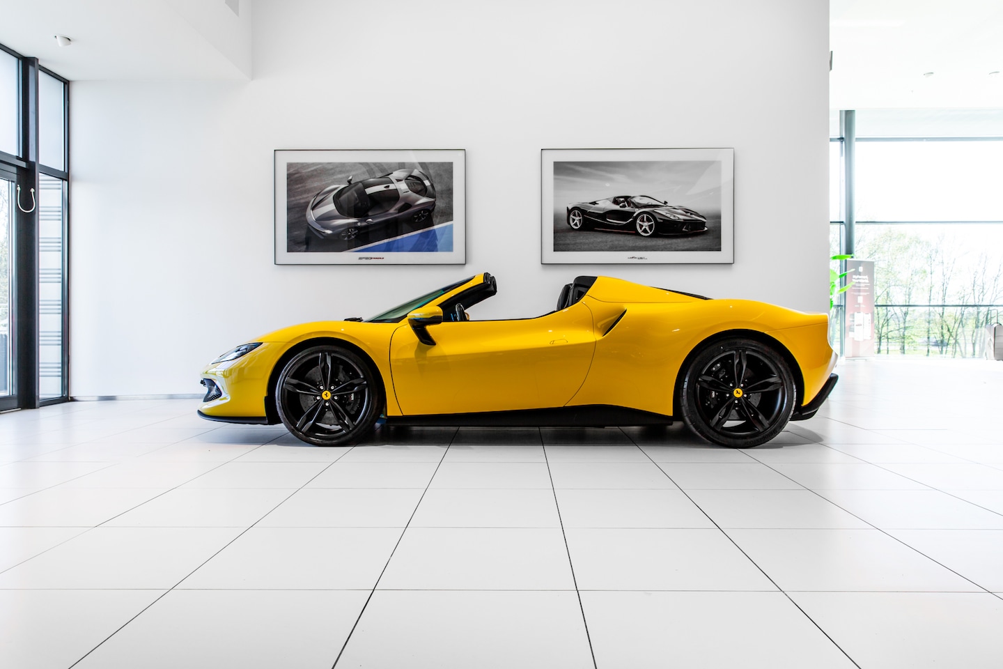 Ferrari 296 GTS - ~Ferrari Munsterhuis~ - AutoWereld.nl