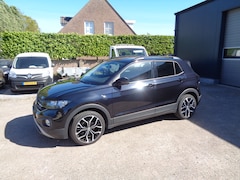 Volkswagen T-Cross - 1.0 TSI Life Ecc, Groot Navi, PDC v+a, LM Velgen, Trekhaak