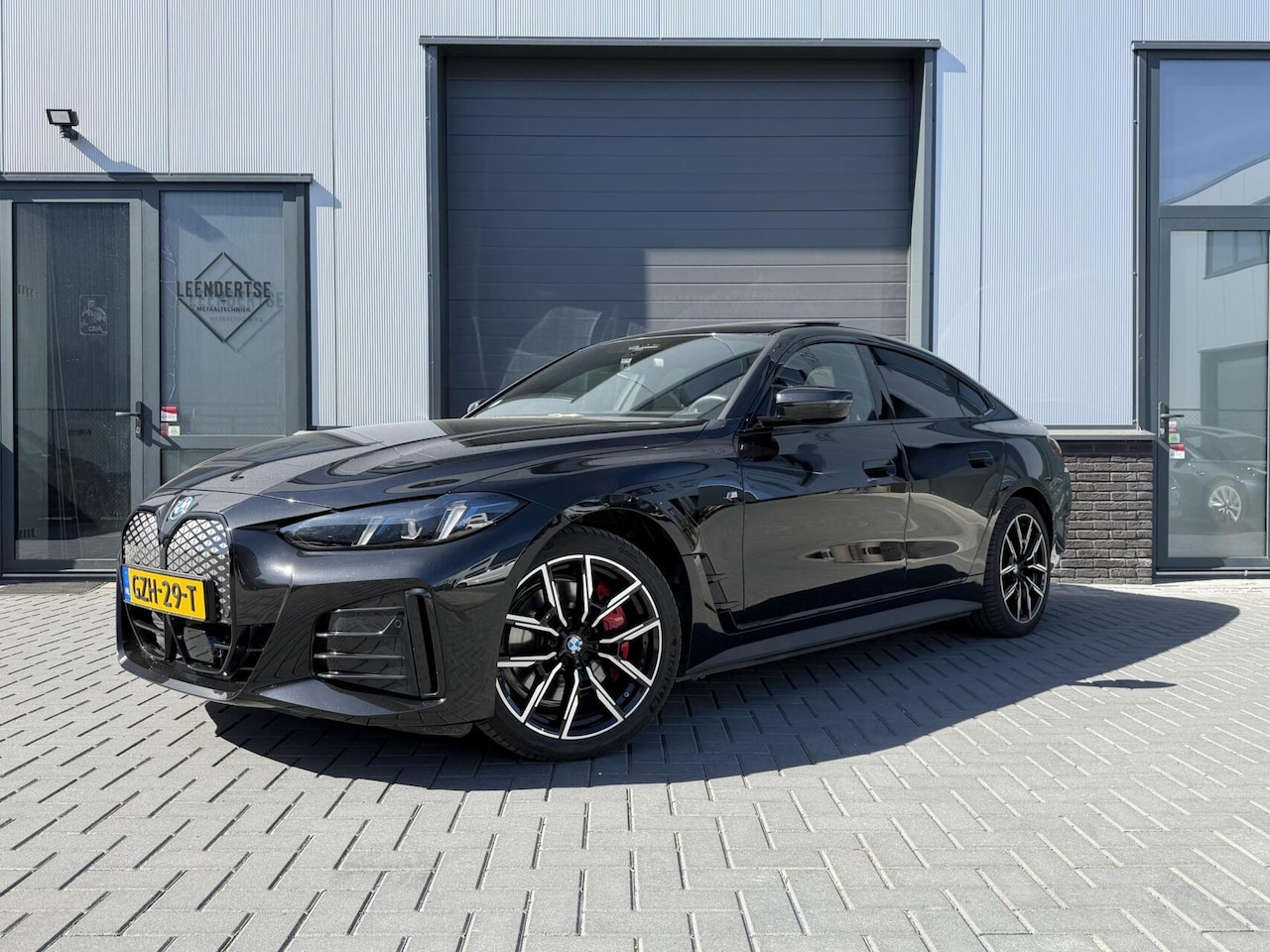 BMW i4 - eDrive40 84 kwh M-Pro -Pano-Carbon-Fabrieksgarantie - AutoWereld.nl