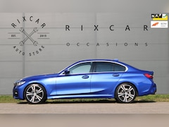 BMW 3-serie - 320i HighExecutive M-Sport Carplay HiFi Sfeerverlichting PortimaoBlue Camera RIJKLAAR