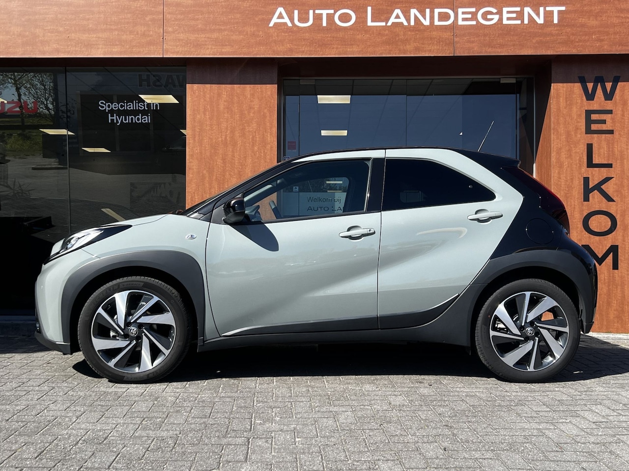 Toyota Aygo X - 1.0 VVT-i S-CVT envy 1.0 VVT-i S-CVT Envy - AutoWereld.nl