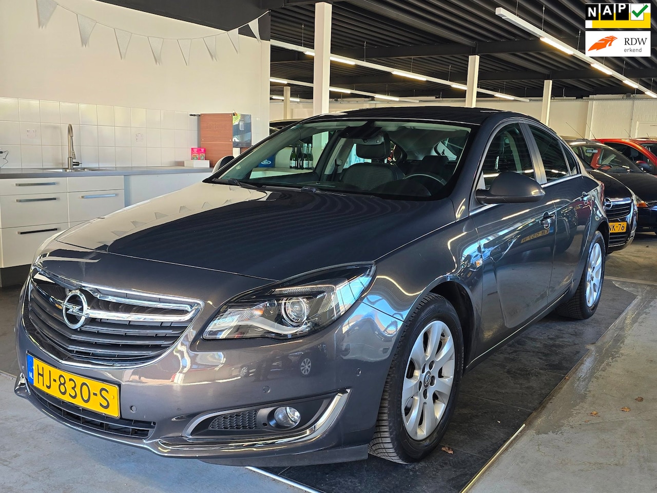 Opel Insignia - 1.6 T Edition/N.A.P/CRUISE/HISTORIE AANWEZIG/ - AutoWereld.nl