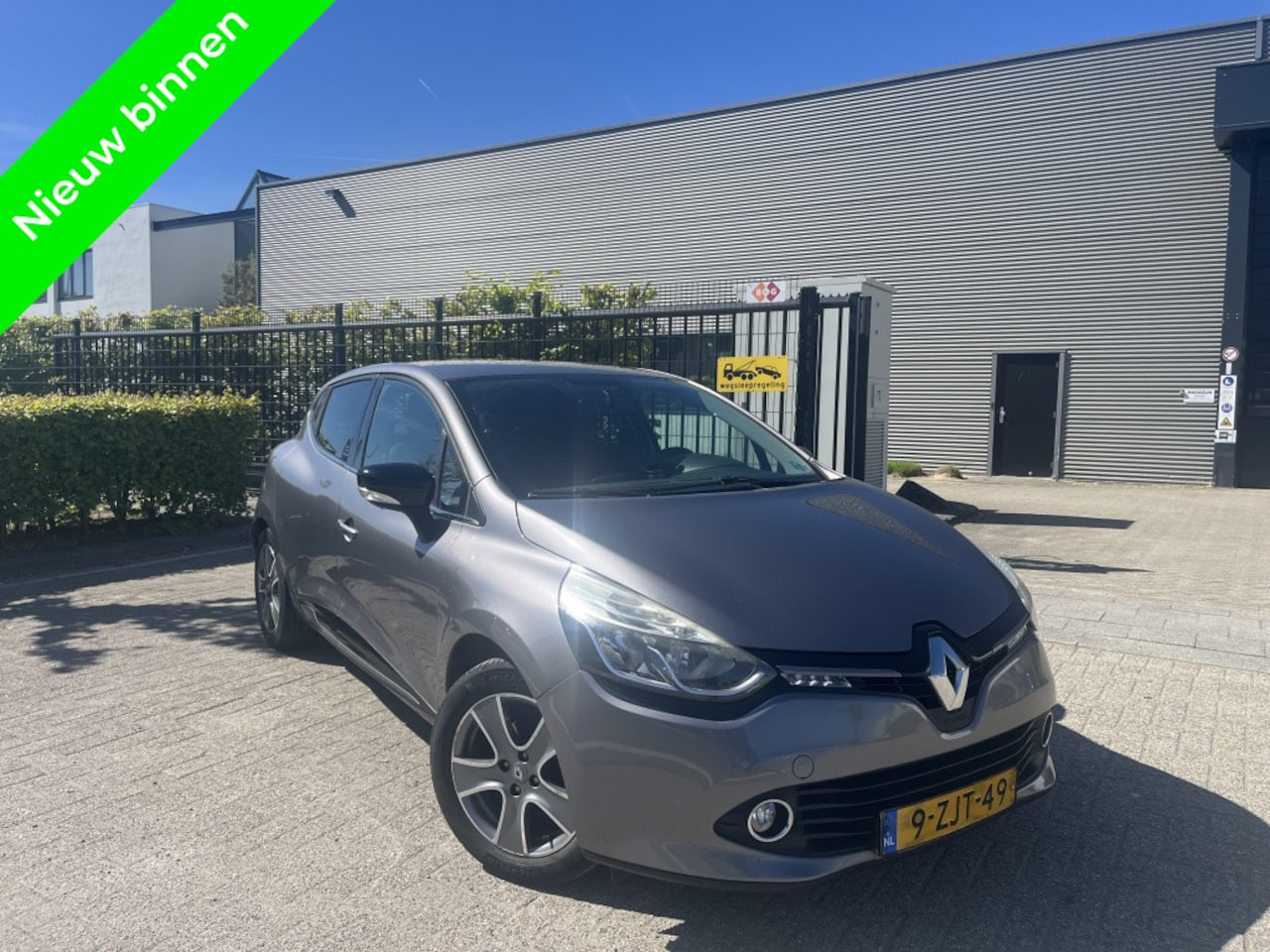 Renault Clio - 1.5 dCi Night&Day Navigatie Parksensor Clima - AutoWereld.nl