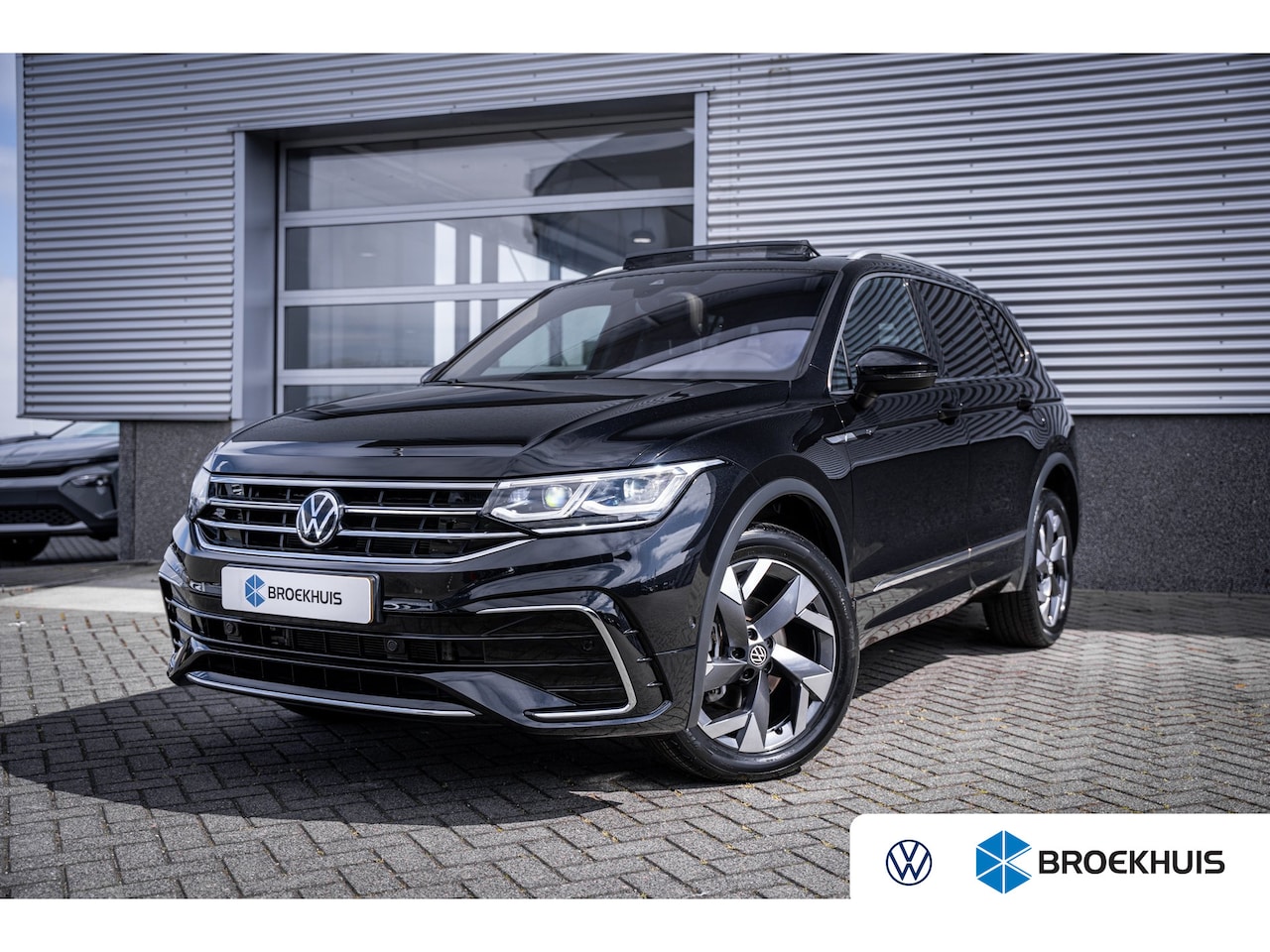 Volkswagen Tiguan Allspace - 1.5 TSI R-Line Business 7p. | Achteruitrijcamera | R-Line exterieur | Trekhaak elektrisch - AutoWereld.nl