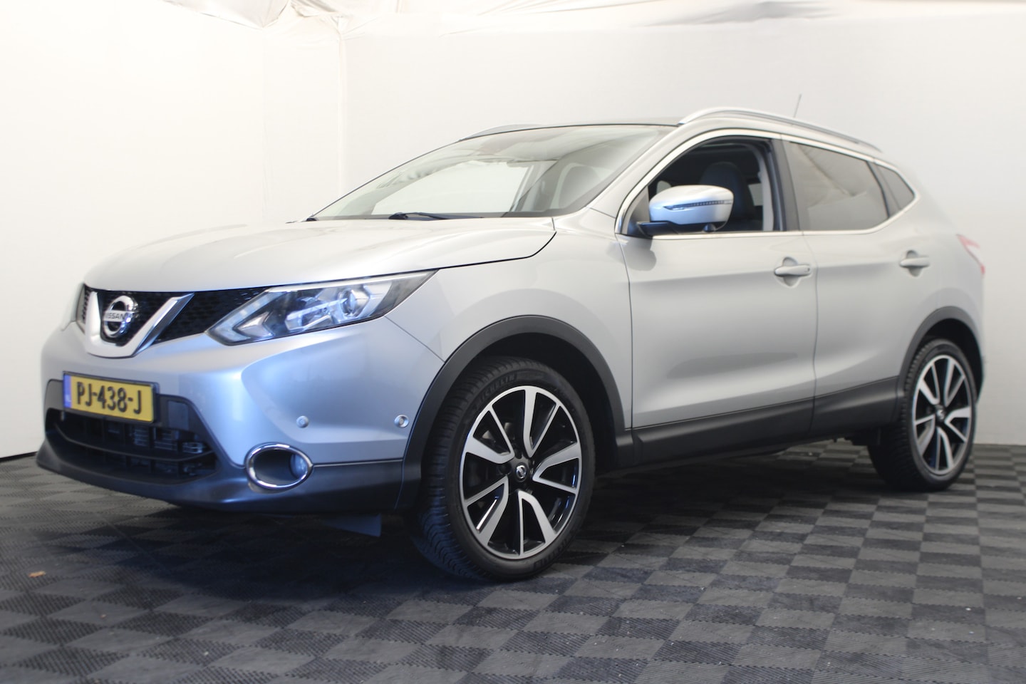 Nissan Qashqai - 1.2 Tekna |Pano|360|Trekhaak| - AutoWereld.nl
