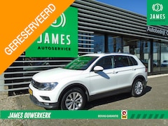 Volkswagen Tiguan - 1.5 TSI Comfortline Business met Trekhaak en Navigatie systeem