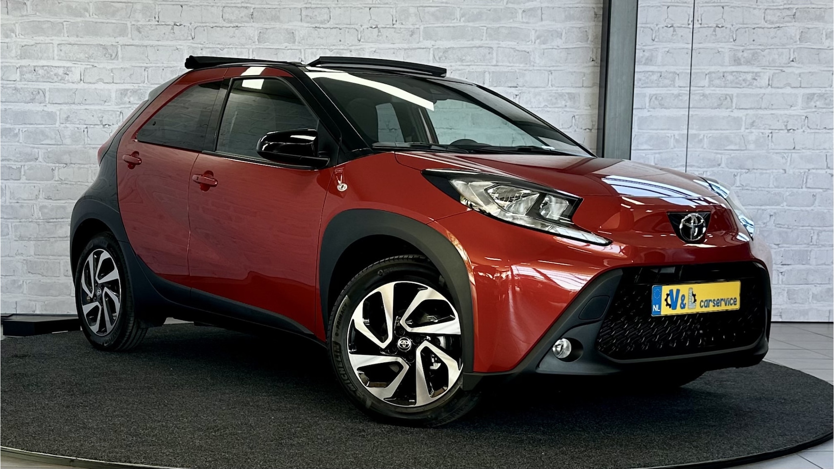 Toyota Aygo X - 1.0 VVT-i S-CVT Envy / Cabrio / Carplay / Cruise control - AutoWereld.nl