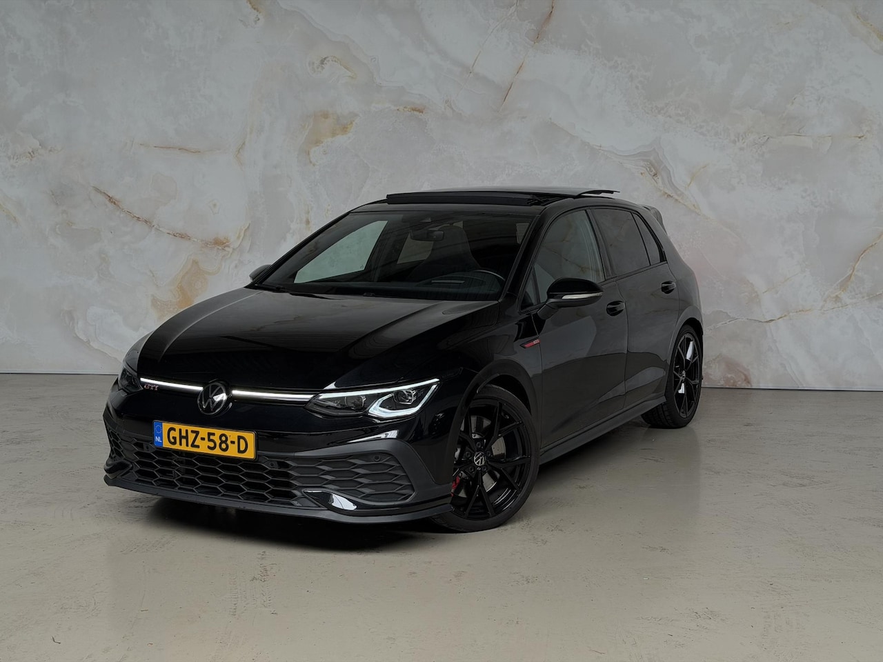Volkswagen Golf - 2.0 TSI GTI Clubsport / Pano / Camera / - AutoWereld.nl