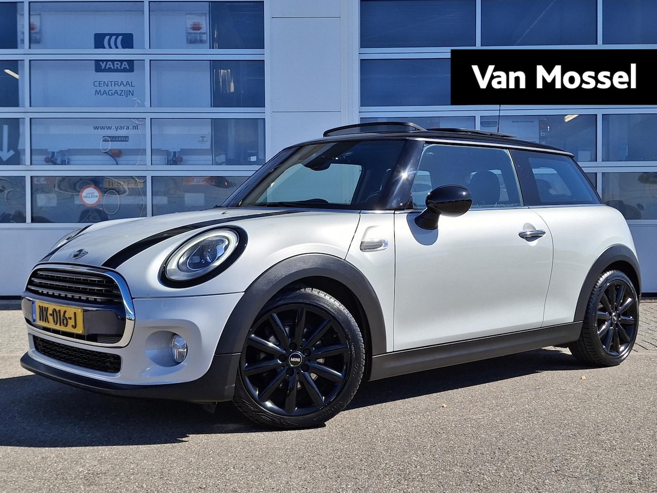 MINI Cooper - Mini 1.5 Chili Business - AutoWereld.nl