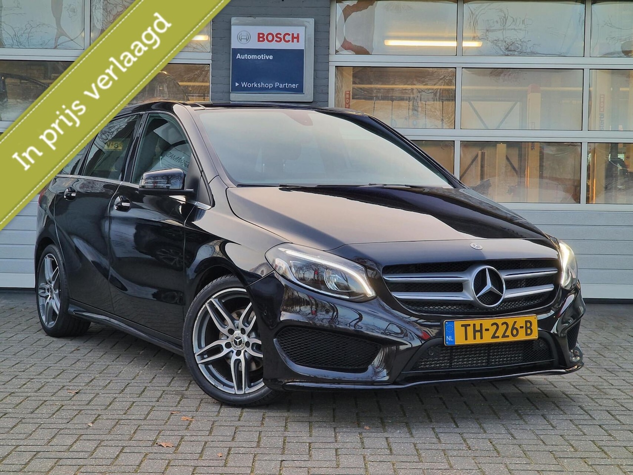 Mercedes-Benz B-klasse - 180 Business Solution AMG Upgrade Edition|Pano|Sfeer|Trekhaak|LED|50.904KM|Camera| - AutoWereld.nl