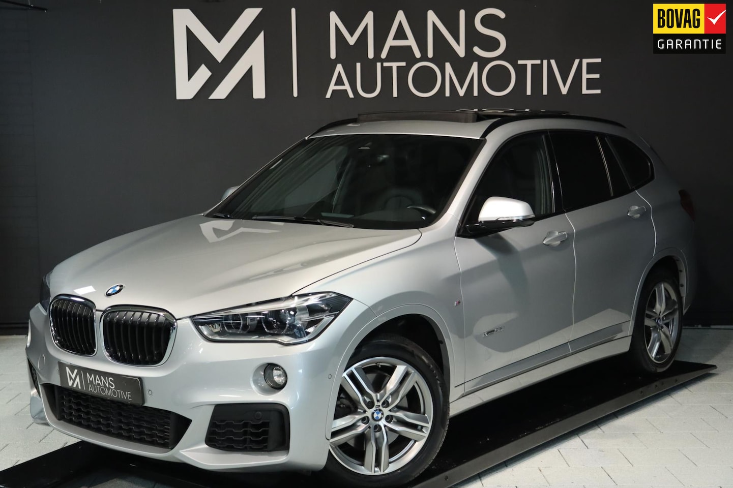 BMW X1 - XDrive25i M Sport / PANODAK / HUD / KEYLESS / MEMORY / H&K / CAMERA - AutoWereld.nl