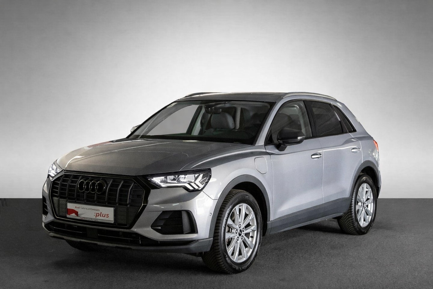 Audi Q3 - 45 TFSI e Edition Audi Q3 45 TFSI e AHK Pano Keyless virtC Parklenk 360 - AutoWereld.nl