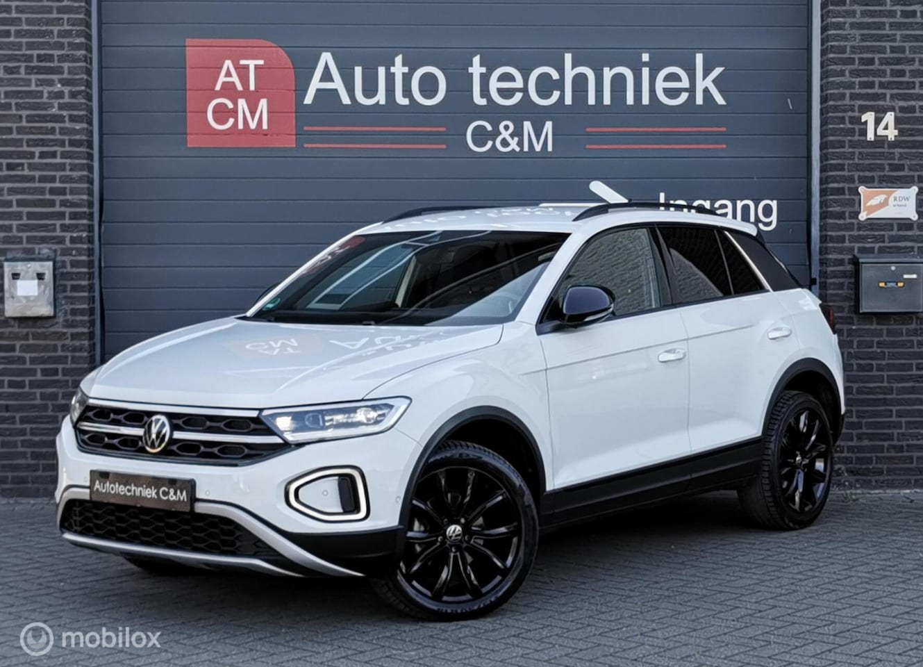 Volkswagen T-Roc - 1.5 TSI STYLE/150PK/DSG/IQLIGHT/CAMERA/ACC/ - AutoWereld.nl