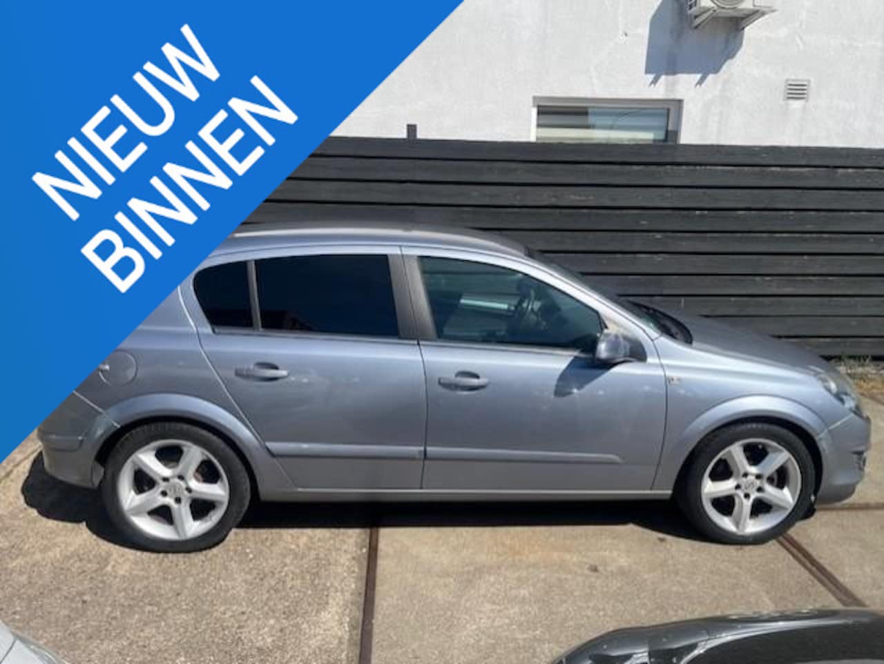Opel Astra - 1.6 Selection AUTOMAAT/AIRCO/START STOP SYSTEEM/APK! - AutoWereld.nl