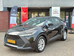 Toyota C-HR - 1.8 Hybrid 140 NL-AUTO 1E-EIG AD-CRUISE BLIND SPOT NAVI 17'' LM-VELGEN CAMERA APPLE/ANDROI