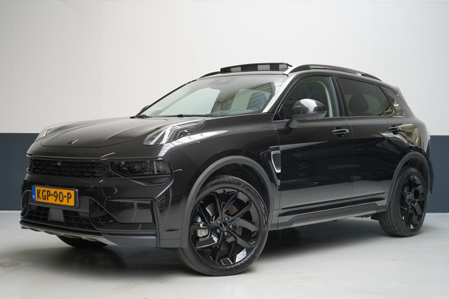 Lynk & Co 01 - 1.5 | Zwart optiek | Panoramadak | Navigatie | Memory | Apple CarPlay - AutoWereld.nl