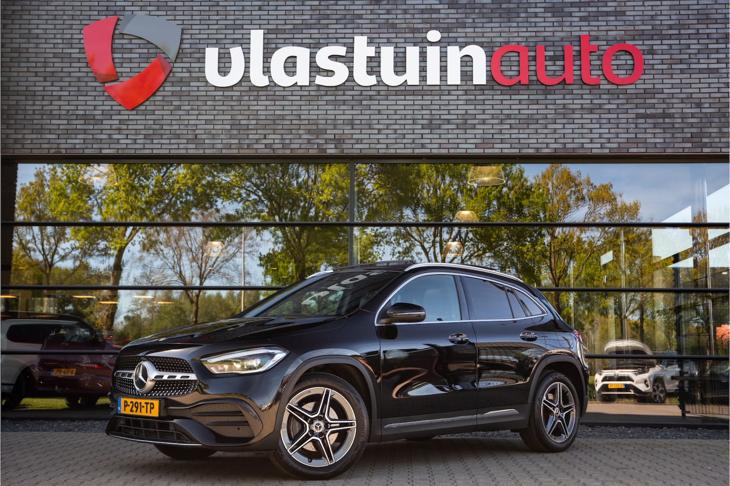 Mercedes-Benz GLA-Klasse - 250 e Business Solution AMG Limited 250 e Business Solution AMG Limited , Panoramadak, Adap. cruise, Trekhaak, - AutoWereld.nl