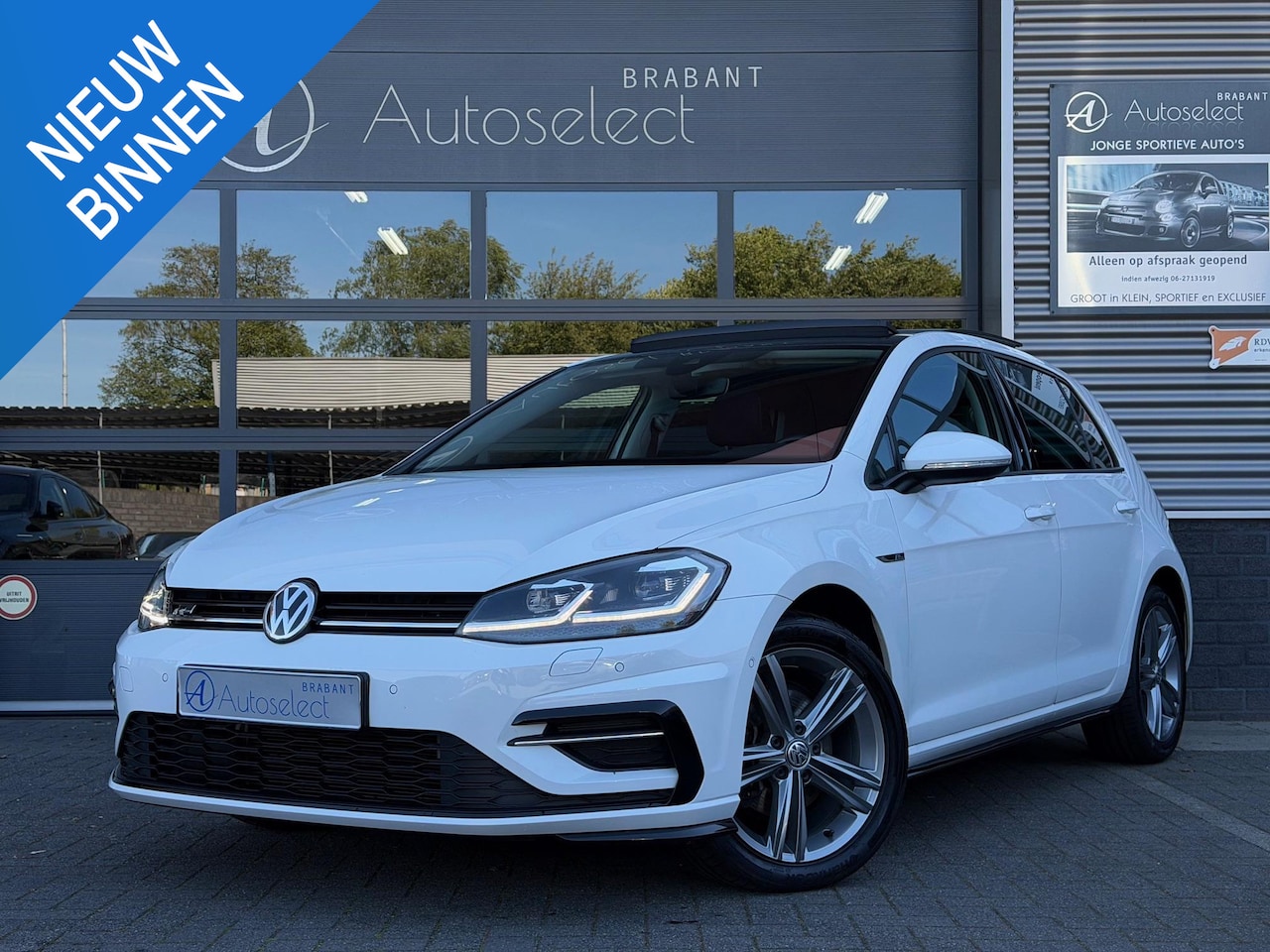 Volkswagen Golf - 1.5 TSI Highline R-Line Pano Navi Camera - AutoWereld.nl
