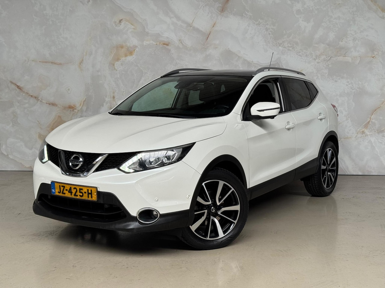 Nissan Qashqai - 1.2 Tekna / Camera / pano / - AutoWereld.nl