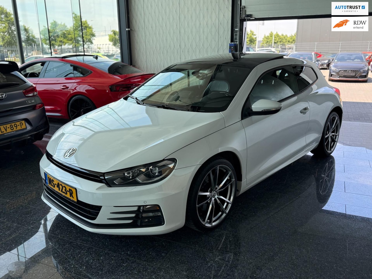 Volkswagen Scirocco - 2015 Facelift Full Options DSG Pano Wit Bullx Lees ADV! - AutoWereld.nl